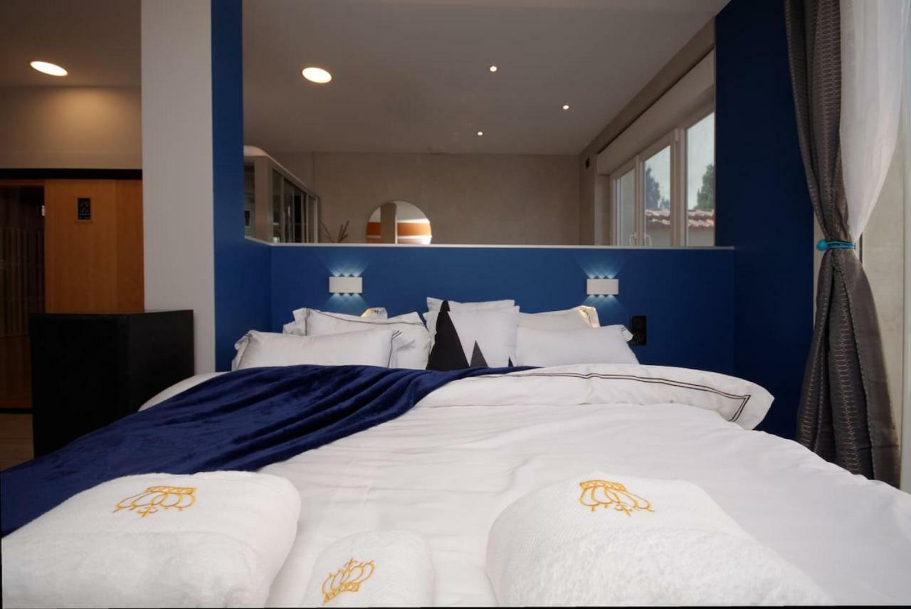 Mv Suite & Spa Reims Bagian luar foto